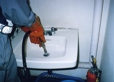 洗面台の高圧洗浄